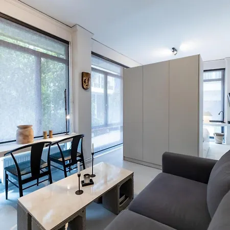 Delightful And Sunny Studio *