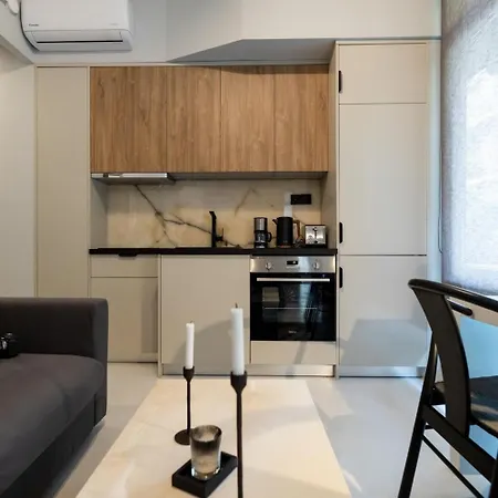 Delightful And Sunny Studio Apartment